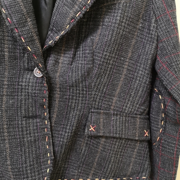 Blazer - Picture 2 of 8